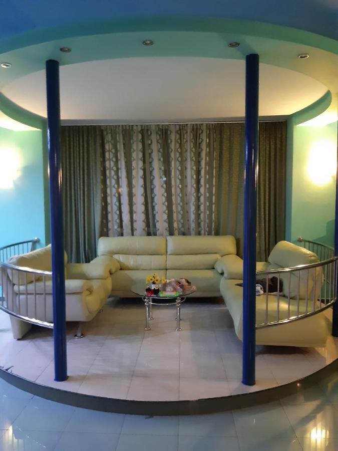 Casa Albastra Hotel Drumu Carului Eksteriør billede